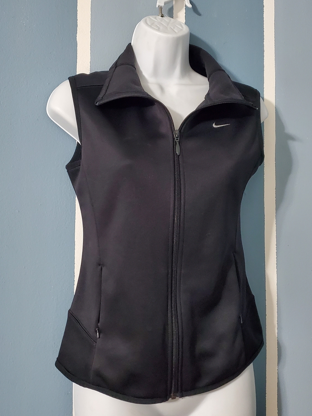 Nike Black Women's Sleeveless Zip Vest